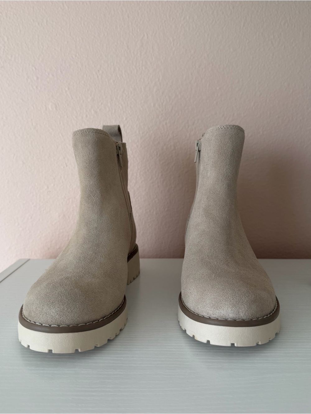 Crown Vintage Taylen Taupe Suede Lug Sole Ankle Booties Size 6M NIB
